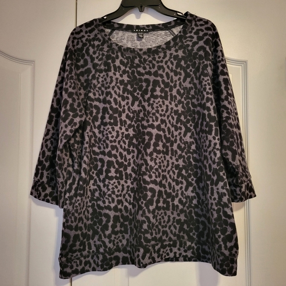 Tribal Tops - Black and grey 3/4 length sleeve top
